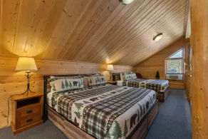 Cabin 9- Spacious cabin- 4 King beds- 2 baths - Image 2