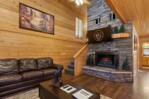 Cabin 9- Spacious cabin- 4 King beds- 2 baths - Image 4