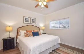 Sunshine Daydream- 1 Bedroom Lakefront Condo - Image 3