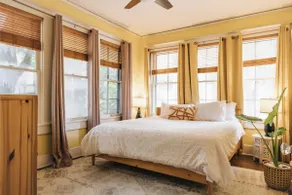 4BR Victorian Gem + Free Parking at UT - Image 4