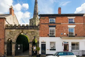 Quirky High Street Flat Near Donington Park - Image 4