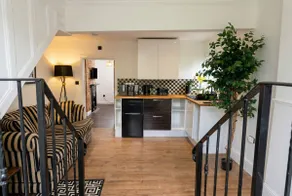 Quirky High Street Flat Near Donington Park - Image 3