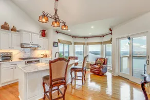 Luxe Home w/ Panoramic Greers Ferry Lake Views - Image 3