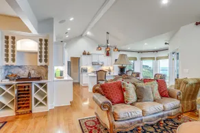 Luxe Home w/ Panoramic Greers Ferry Lake Views - Image 5