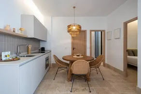 Apartment with Private Patio. Netflix & Wifi. - Image 2