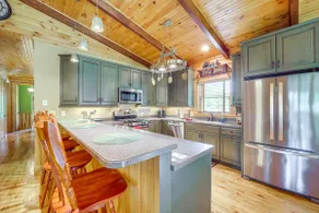 4 Mi to Grandfather Mtn! Family-Friendly Cabin - Image 4