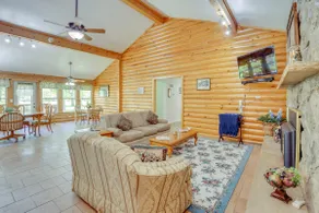 Peaceful Garden City Getaway w/ Grill & Fire Pit - Image 5