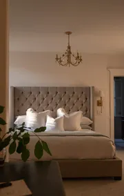 Premium Suite at The Generals' Quarters Boutique - Image 2
