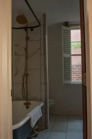 Premium Suite at The Generals' Quarters Boutique - Image 5