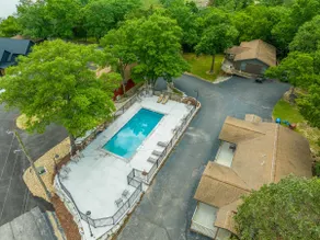 3 BR 2 BA Cabin w/ Pool + Swim & Boat dock - Image 4