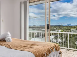 Marine Mirage - 2 Bedroom Apartment with Beachfront Vibes - Image 2
