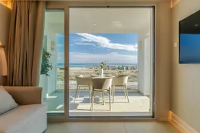 Blue 15 With Balcony And Ocean Views - Image 5