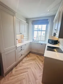 Apartment-Exclusive-Private bathroom-River - Image 4