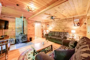 Cardinal Pines Cabin on 8 Acres - Dog Friendly! - Image 4