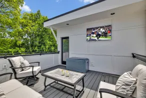 Alto- Walk to Restaurants - Private Rooftop Deck! - Image 5