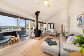 Long View - Heated Pool in Red Hill - Image 3