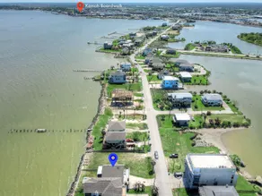 Pelican's Landing! Waterfront Home in Kemah! - Image 2