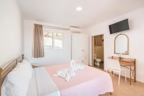 Apartment 'Solymar Prive Sea View' with Sea View, Wi-Fi and Air Conditioning - Image 4