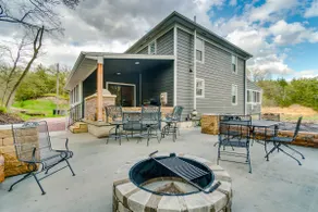 Scenic Yankton Retreat w/ Fire Pit: 1 Mi to Lake! - Image 3