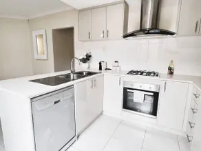 1 Sparkling Sanctuary Joondanna 3BR 2BA & Parking - Image 5