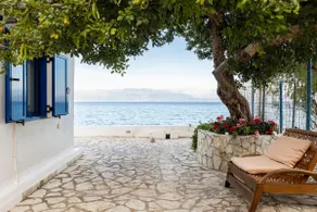 Seafront Evi's Hideaway - Petalidi Cozy Nest - Image 5
