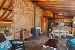 Country-style Stunner - Bushland Peace & Privacy - Image 3