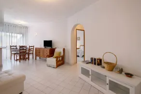 Appartamento 'T1 Antonio Henriques' con piscina condivisa, balcone e Wi-Fi - Image 5