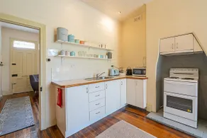 Cosy Glebe Cottage - Stroll to Central Hobart - Image 5