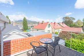 Cosy Glebe Cottage - Stroll to Central Hobart - Image 4