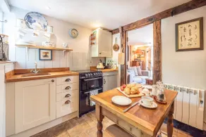 2 Fox Cottage, Darsham - Image 2