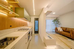 High-end apartment with heated pool and gym - Image 4