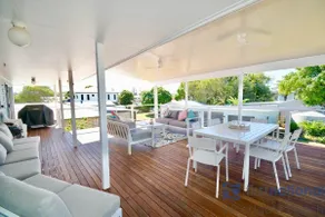 Prime Position, Awesome House, Huge Deck with Sea - Image 3
