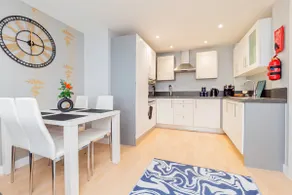Contractors 2BR•Sleeps 5•2 Baths•Central Location - Image 2