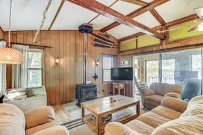 Waterfront Spirit Lake Cabin w/ Boat Rental! - Image 3