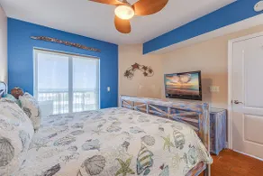Cleanest Luxury Unit on Treasure Island! - Image 4