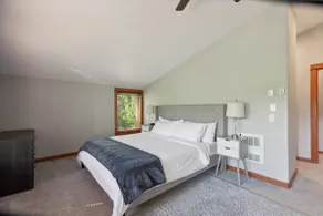 Charming 2BR Townhouse near Green Lake - Image 4