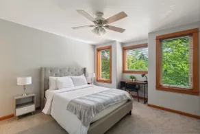 Charming 2BR Townhouse near Green Lake - Image 5