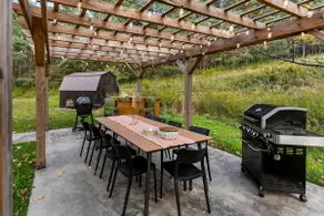 Stunning Luxury EVL Retreat l A True Private Oasis - Image 5