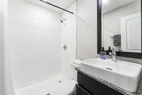 Economy King Bed Suites w Pool, Next to Downtown - Image 5
