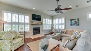 Canal front & private boat dock! 3minutes to beach - Image 3