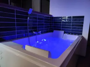 Private Spa House with Jacuzzi and Sauna - Image 5