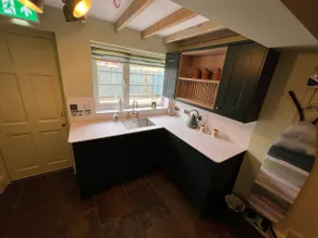 Cottage-Family-Ensuite-Street View-Cottage 17 - Image 4