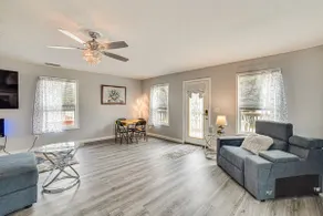 Cozy Illinois Retreat w/ Home Gym & River Views! - Image 4