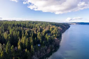 Waterfront Whidbey Cabin | Sleeps 6 | Beach Access - Image 4