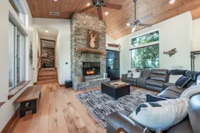 Leopard Lily Lodge ~ Luxe Stays: 2 Suites + AC - Image 2