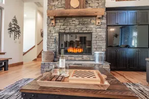 Leopard Lily Lodge ~ Luxe Stays: 2 Suites + AC - Image 4