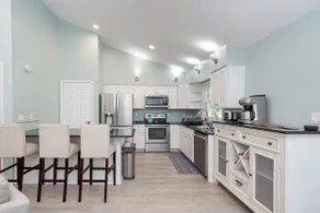 waterfront beach retreat with boat dock - Image 4