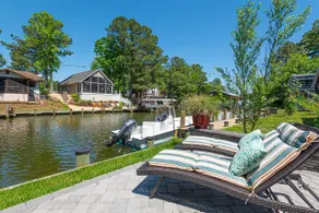 waterfront beach retreat with boat dock - Image 2