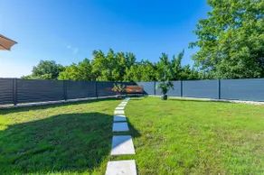 A charming villa surrounded by nature - Image 4
