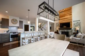 Huge Luxury Cottage on All-sports Lake - Image 4